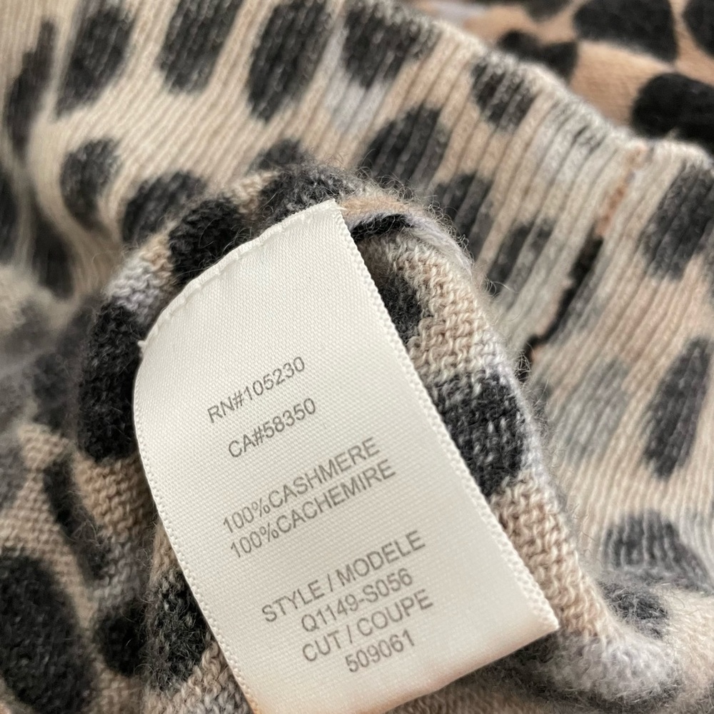 Equipment Femme Tan Black Cashmere Animal Print Long Sleeve Sweater Size XS - Picture 6 of 9